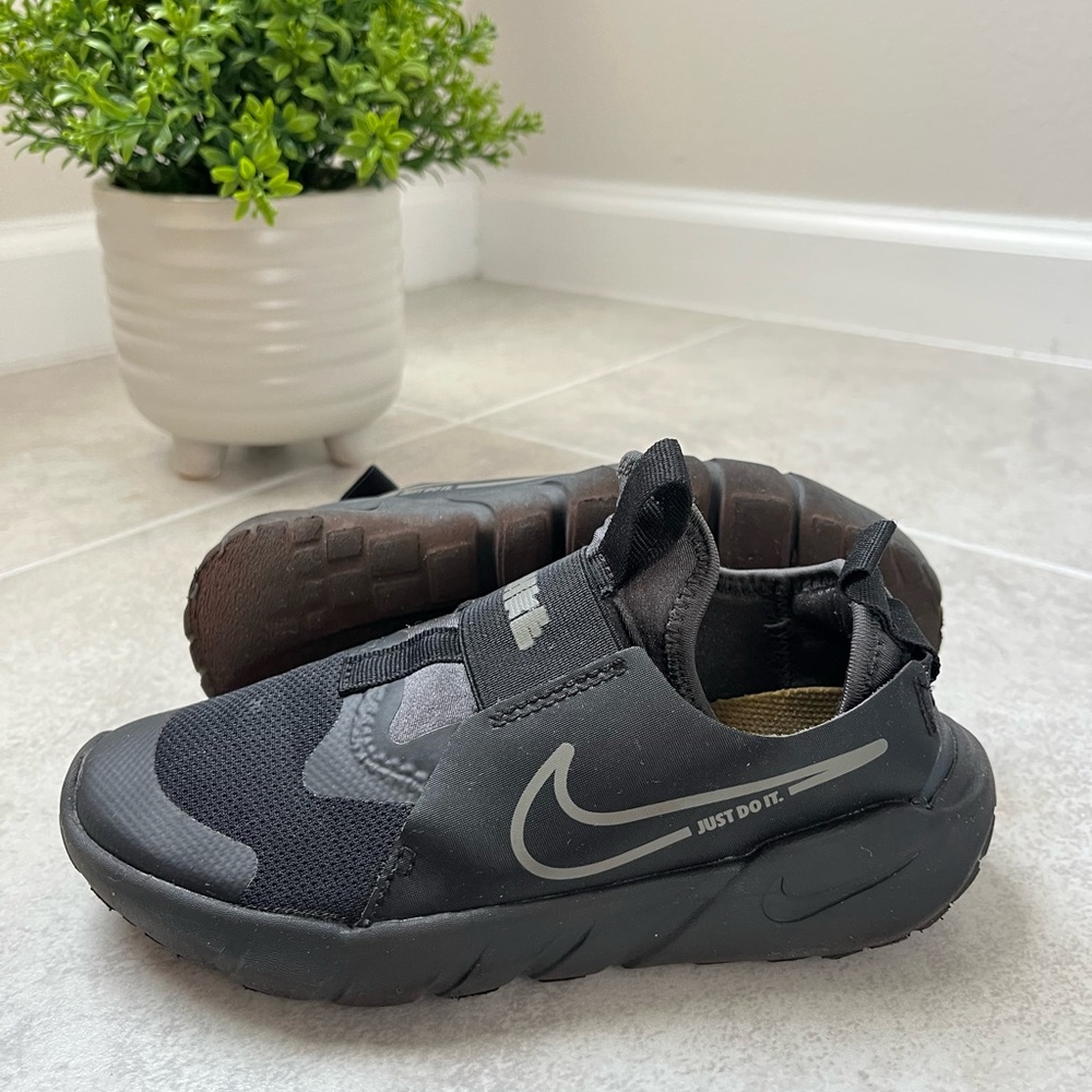 Nike Kids Flex Runner 2 Slip-On Sneaker